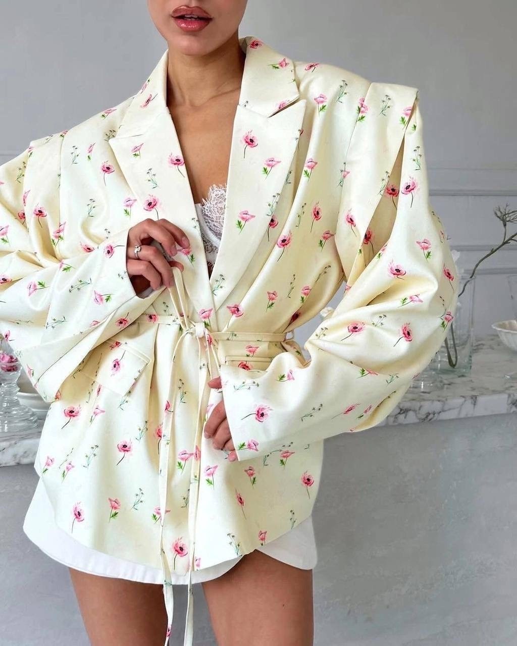 пиджак оверсайз цветочный принт,пиджак с цветочным принтом,пиджак оверсайз трендовый с объемными рукавами,пиджак оверсайз с цветочным принтом leroy style,жакет с цветочным принтом