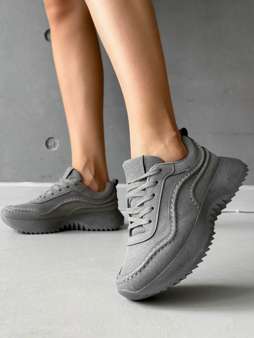 ,женские кроссовки,кроссовки замшевые,кроссовки серые,повседневные кроссовки