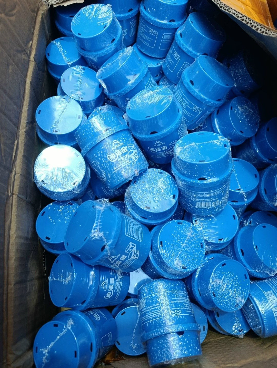 емкости пластиковые,емкости,синий пузырь мыть средства для чистки туалетов туалет дезодорант,газовые баллоны,бочка 200 литров