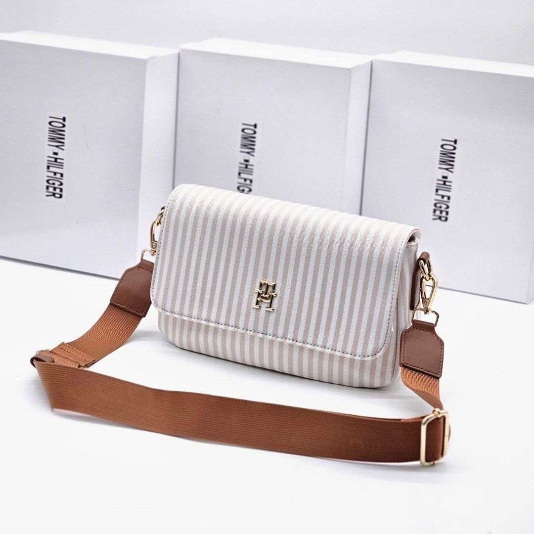 сумка tommy hilfiger женская,сумка через плечо tommy hilfiger,сумка tommy hilfiger,полосатая сумка через плечо с клапаном tommy hilfiger светло-коричневый,сумка томми хилфигер голубая