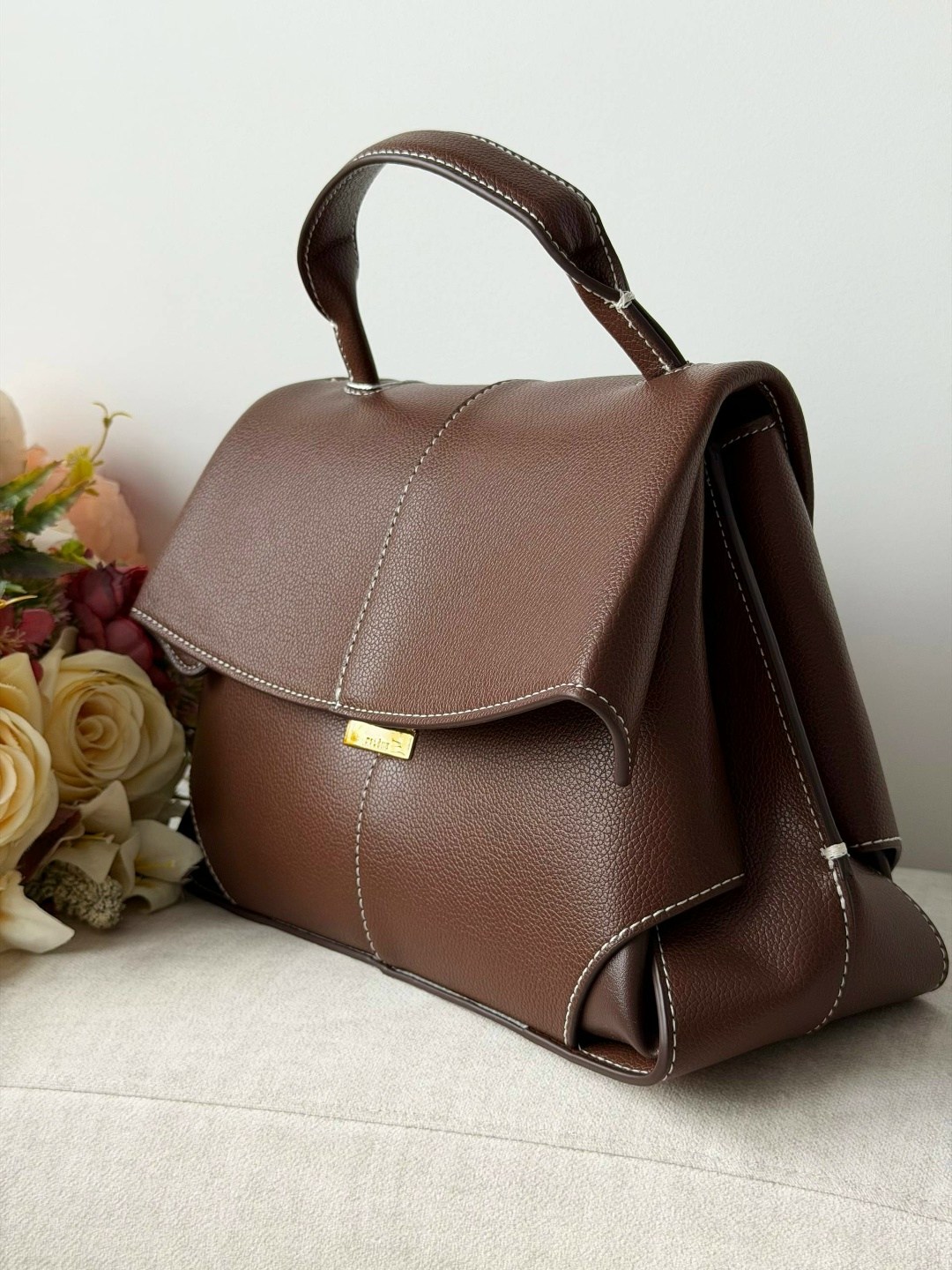 женская сумка,сумка женская на магните цвет коричневый,кожаная женская сумка,женская сумка из натуральной кожи,кожаная сумка