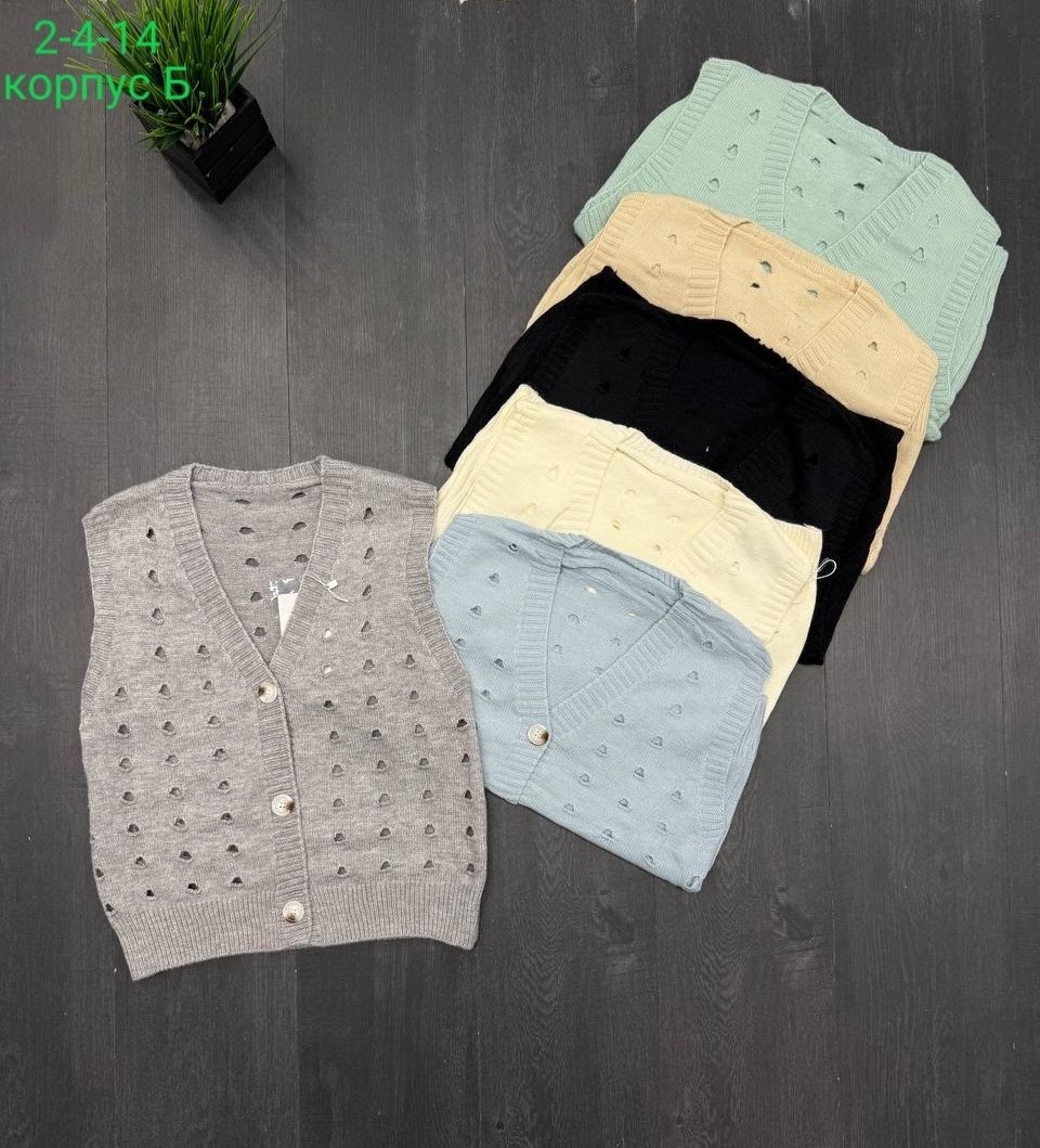 жилет вязаный,женский вязаный жилет,вязаный жилет на пуговицах,вязаные вещи жилетки,трикотажный жилет