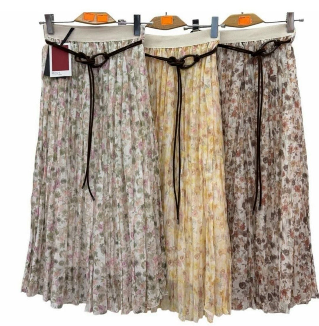 стиле бохо,красивая одежда,одежд,одежда женская,одежда на вешалках