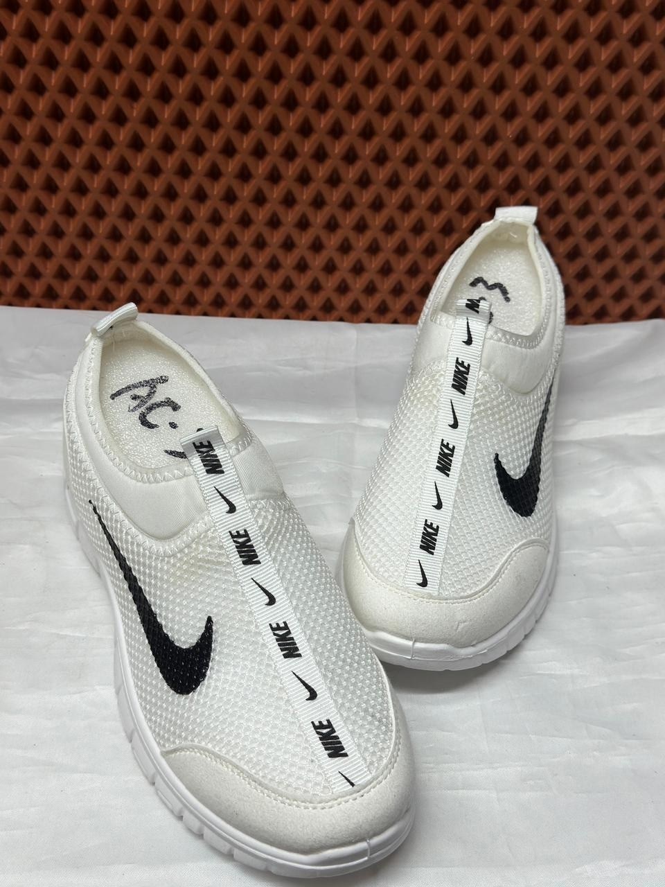 кроссовки адидас женские 2026,,кроссовки адидас женские розовые,кроссовки адидас женские,кроссовки женскиe