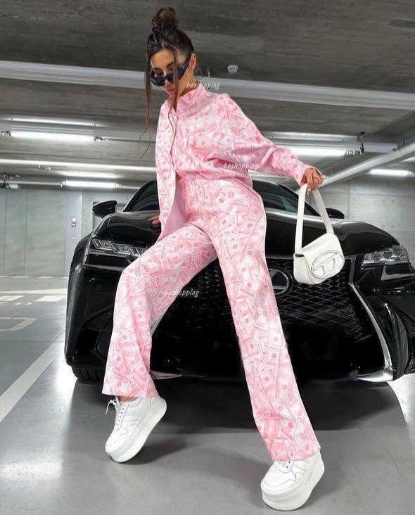 костюм в пижамном стиле,костюм с принтом,стильные костюмы,пижамные костюмы