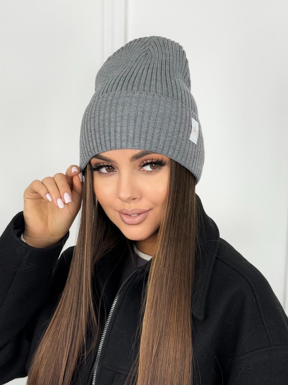 женская вязаная шапка,шапка женская с отворотом,шапка,шапка женская,белая вязаная шапка