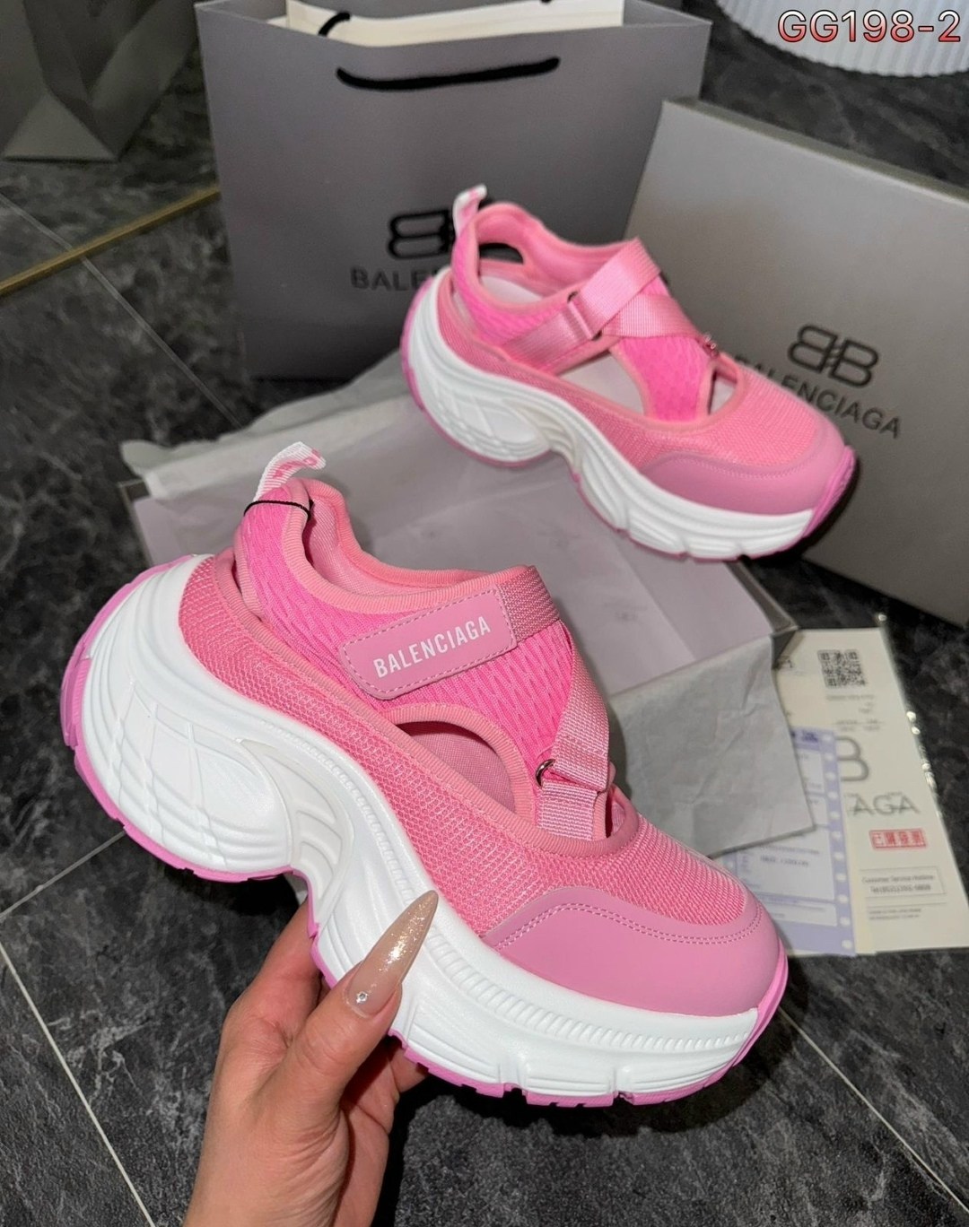 ,кроссовки женские,женские модные кроссовки,повседневные кроссовки,спортивная