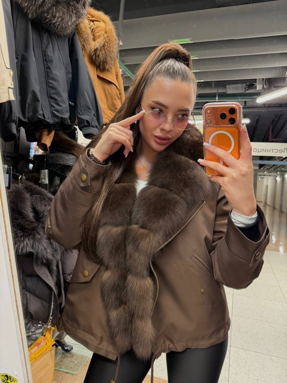 парка с мехом,парка с натуральным мехом,куртка с натуральным мехом,куртка с мехом,пуховики с мехом