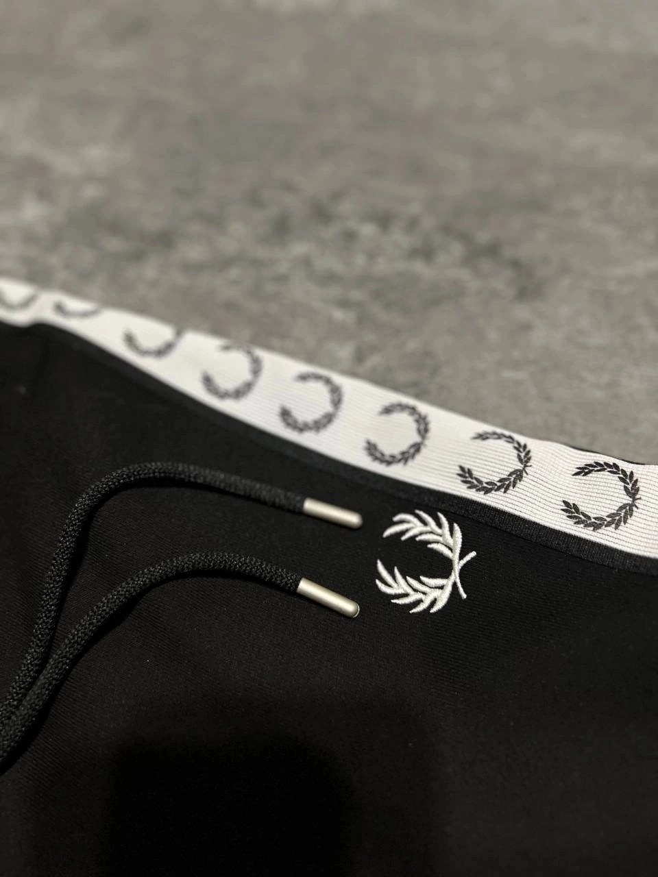 штаны gucci мужские спортивные летние,повседневные брюки gucci,штаны гуччи мужские,штаны гуччи,брюки gucci