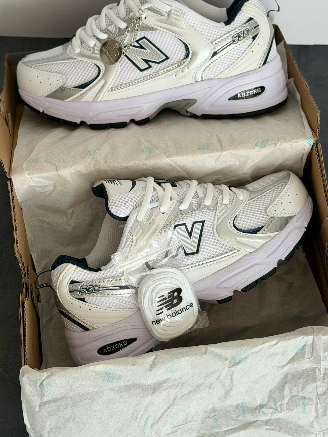 кроссовки new balance 530,new balance 530 white silver navy,кроссовки new balance,кроссовки new balance 530 white silver,кроссовки new balance 530 женские