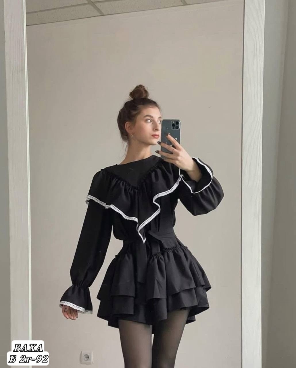 черное женское платье с оборками и расклешенными рукавами,короткое платье,платье,черное платье с рюшами,платье с рюшами женское