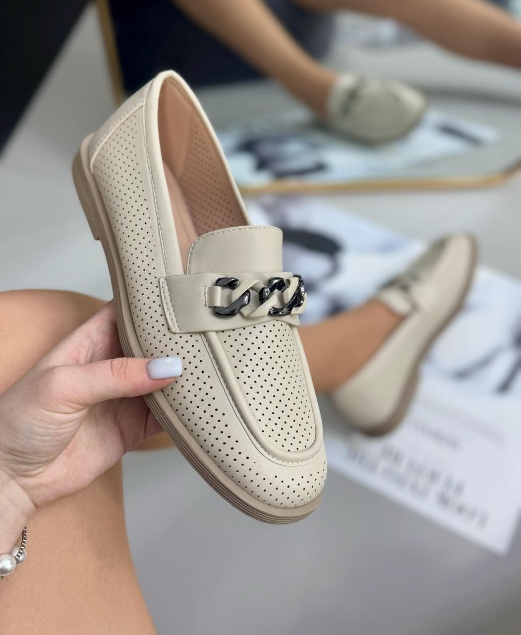 ,лоферы с перфорацией,женские лоферы,мокасины женские,лоферы белые