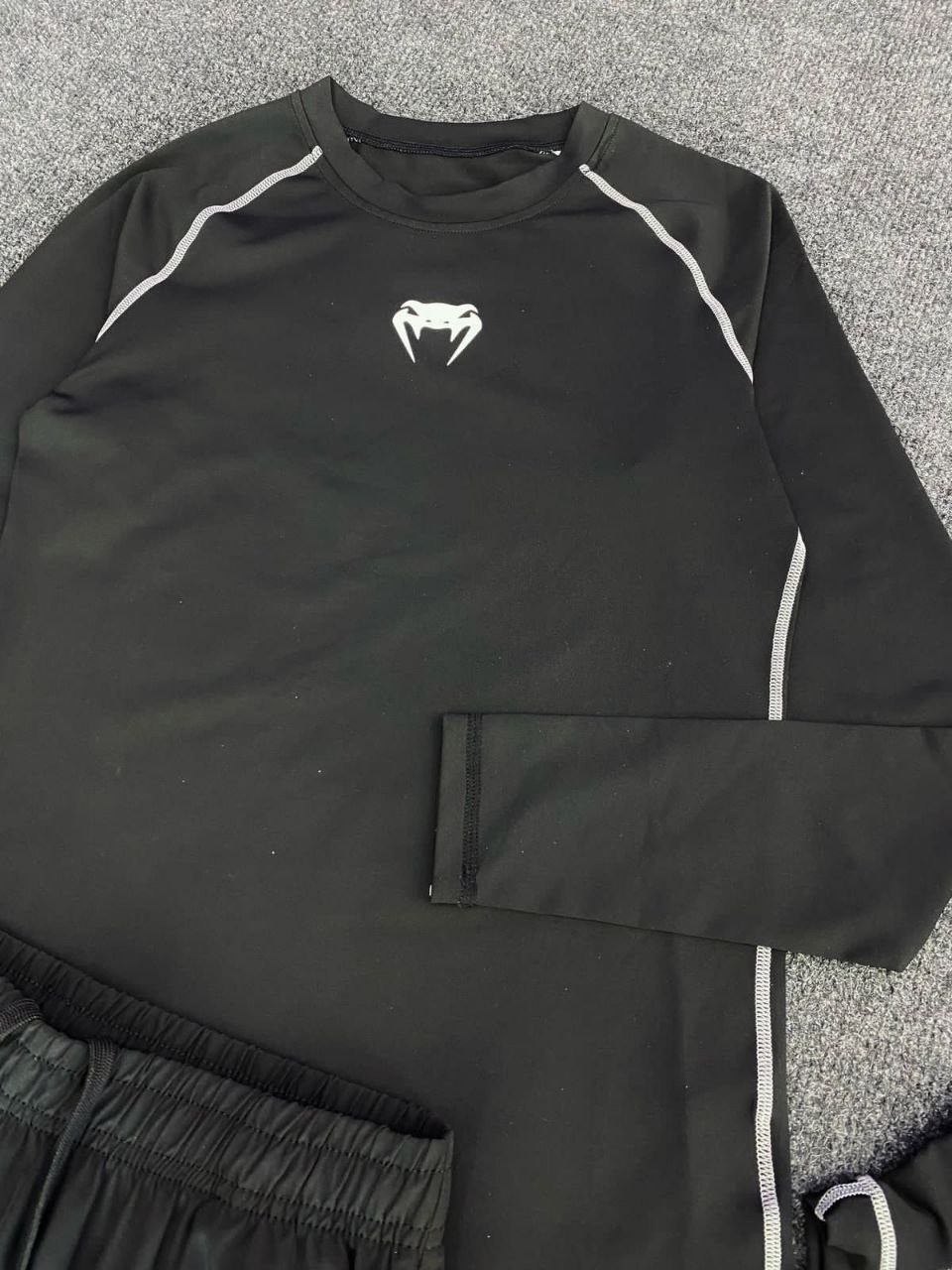 спортивные костюм,мужские спортивные костюмы,комплект термобелье спортивное,спортивные костюмы оптом,спортивные комплекты