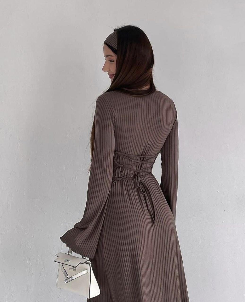 платье женское шоколадное платье-лапша повседневный длинный в рубчик,длинное платье женское трикотажное коричневое,платье женское коричневое,платье лапша monro цвет коричневый,платье лапша длинное на