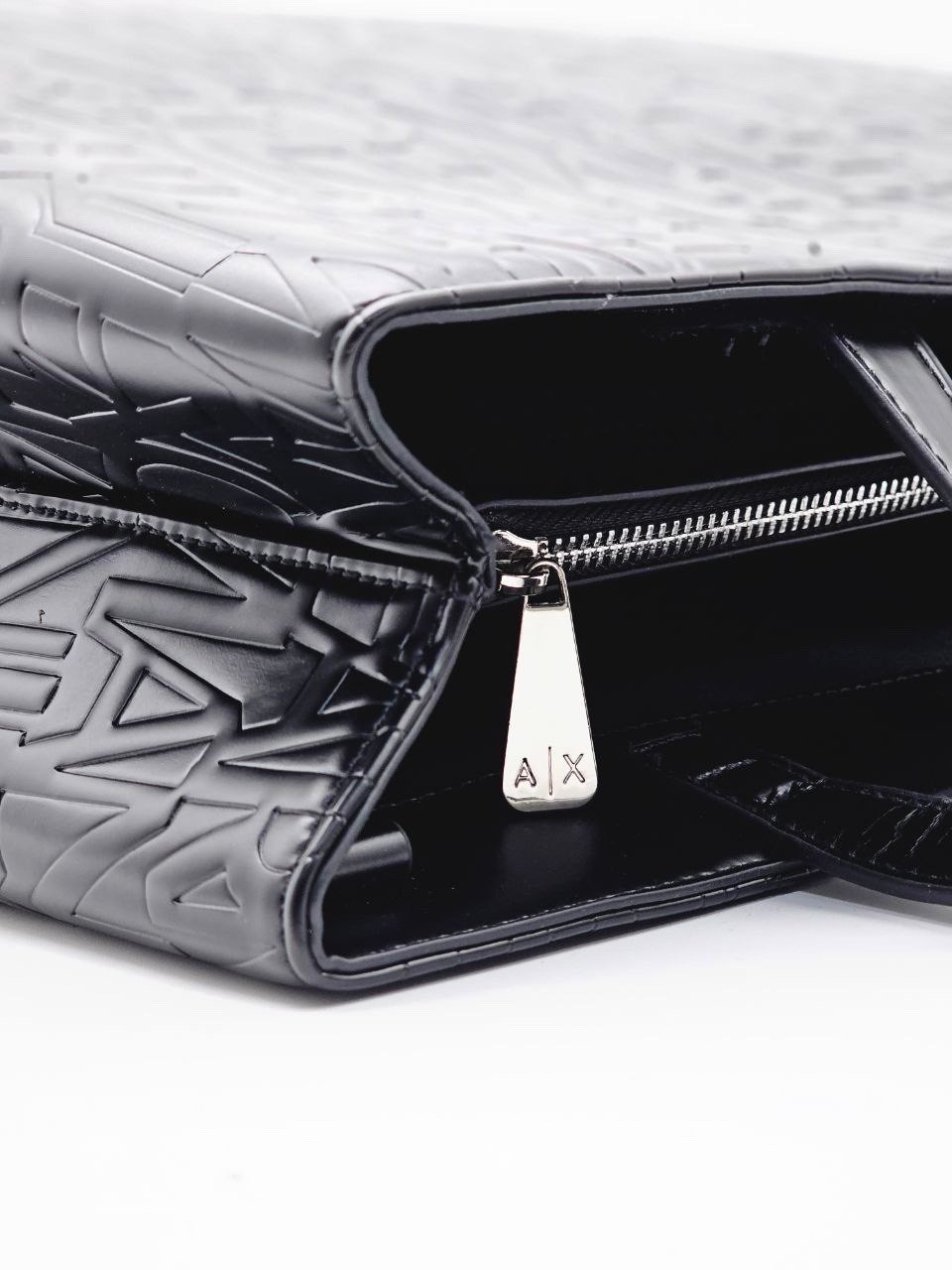 женская сумка armani exchange,сумка armani exchange,черные женские сумки armani exchange,сумка армани эксчендж,armani exchange женская сумка с короткими ручками