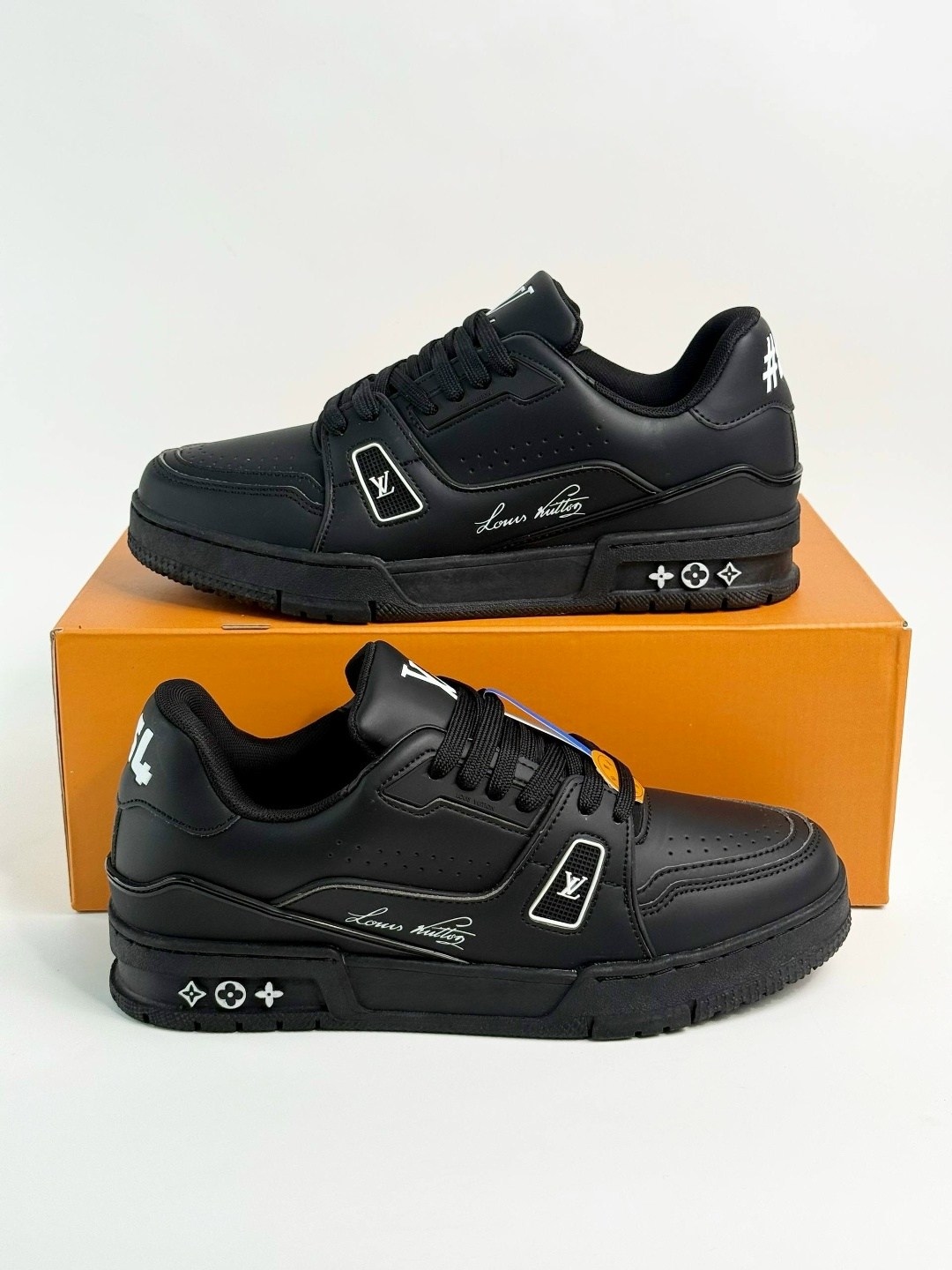 кроссовки lv trainers black louis vuitton черный,louis vuitton кроссовки,кроссовки trainer sneakers 'black monogram' louis vuitton,кроссовки lv trainers 'black' louis vuitton,кроссовки louis vuitton t