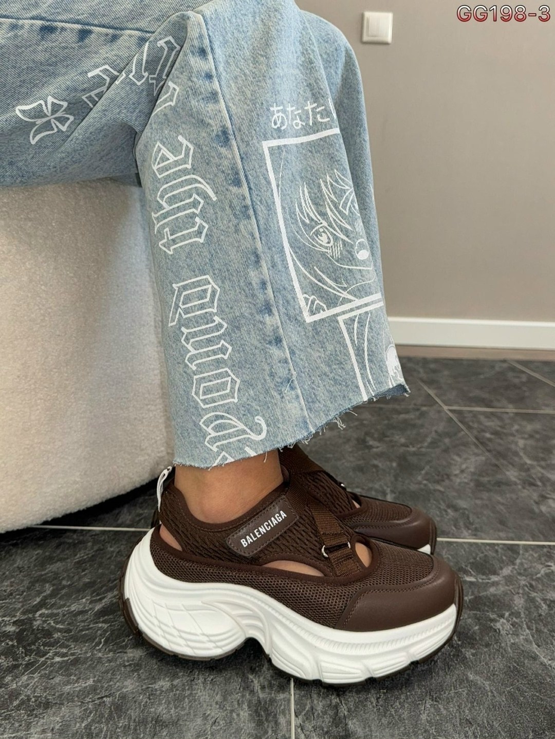 ,кроссовки женские,женские модные кроссовки,повседневные кроссовки,спортивная