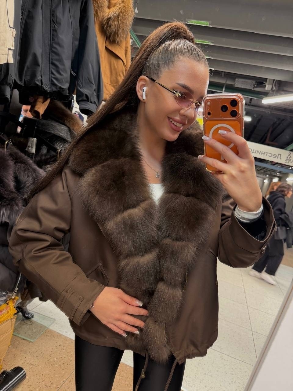парка с мехом,парка с натуральным мехом,куртка с натуральным мехом,куртка с мехом,пуховики с мехом