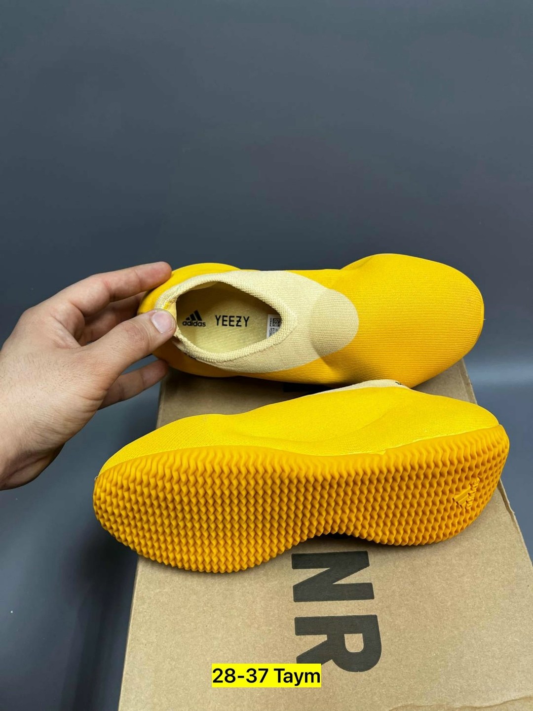 adidas yeezy knit runner sulfur,adidas yeezy knit runner,yeezy knit runner,кроссовки adidas yeezy knit runner,кроссовки adidas yeezy