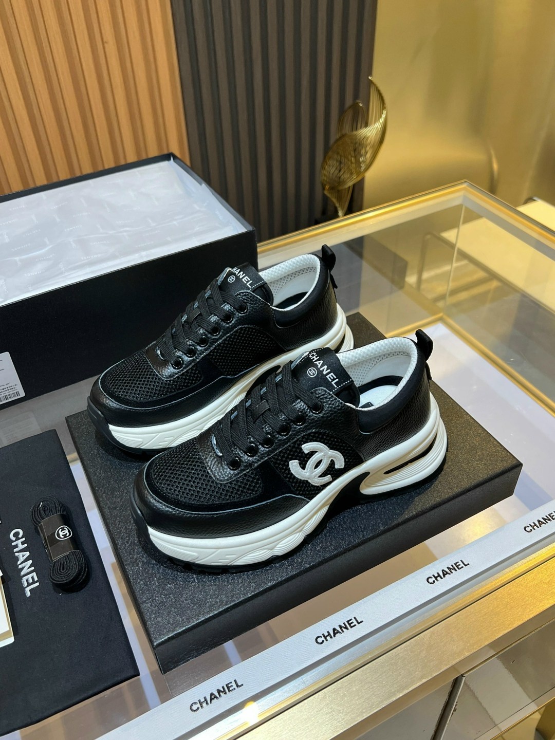 chanel женские кожаные кроссовки chanel premium black,chanel кроссовки женские премиум,женские брендовые кожаные кроссовки chanel premium,chanel кроссовки,кроссовки женские chanel