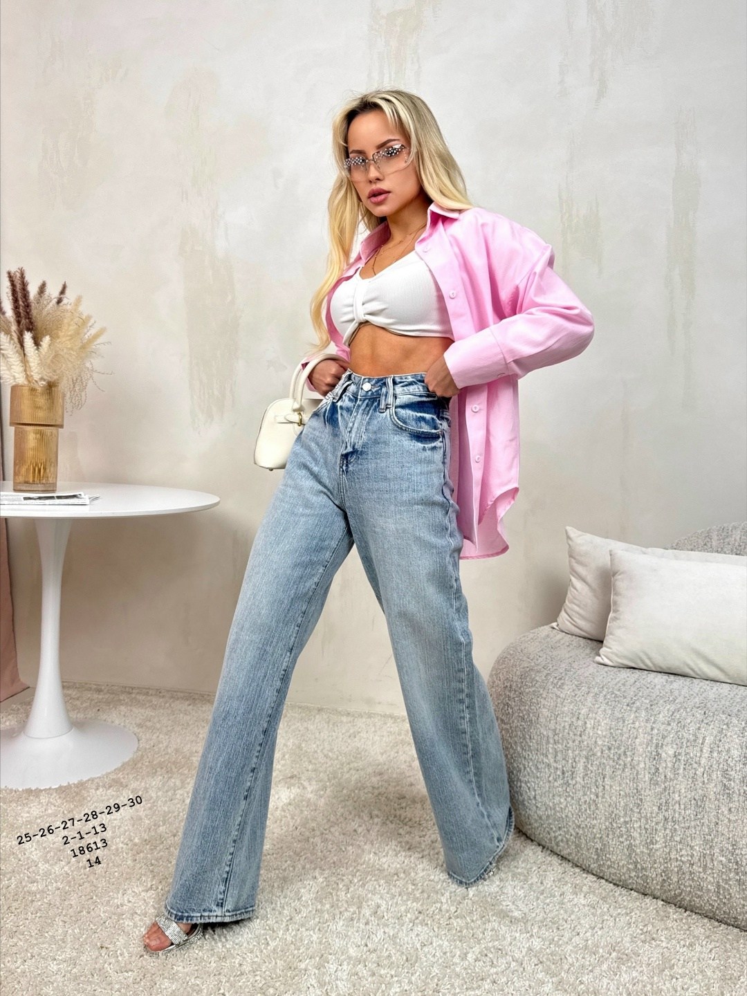 женские джинсы,рубашка женская,розовые джинсы,джинсы женские широкие
