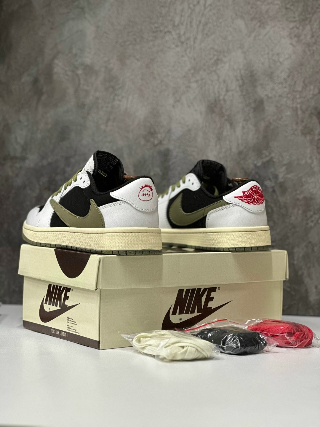 кроссовки travis scott x air jordan 1 low medium olive,кроссовки nike air jordan 1 low travis scott,кроссовки nike x travis scott jordan low "olive",кроссовки nike travis scott air jordan 1,кроссовки