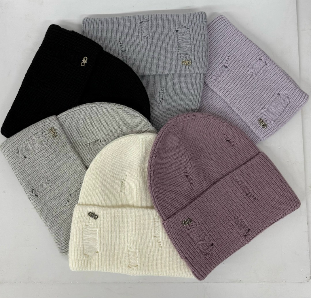 женская шапка,шапка женская вязаная,шапка,шапка женская с отворотом,шапка бини женская