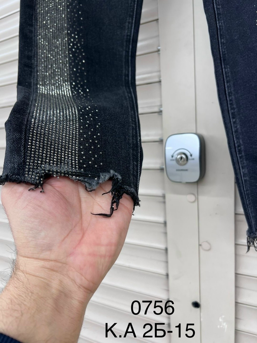 джинсы в стразах,джинсы женские,женские джинсы со стразами,джинсы клеш со стразами katypretty,джинсы джинсы