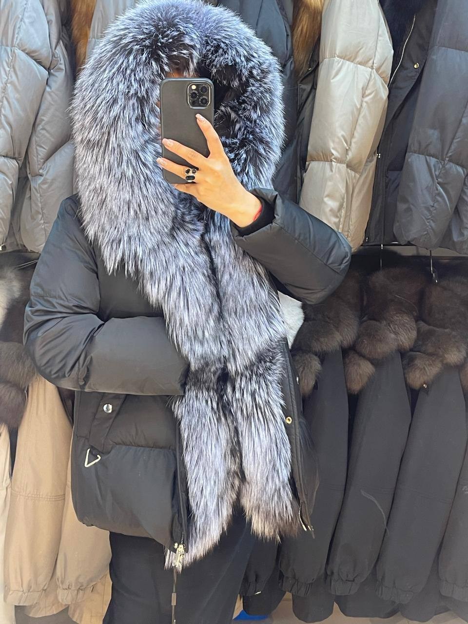 пуховик с натуральным мехом чернобурки,пуховик с чернобуркой,женский пуховик,пуховик с натуральным мехом,пуховик с мехом