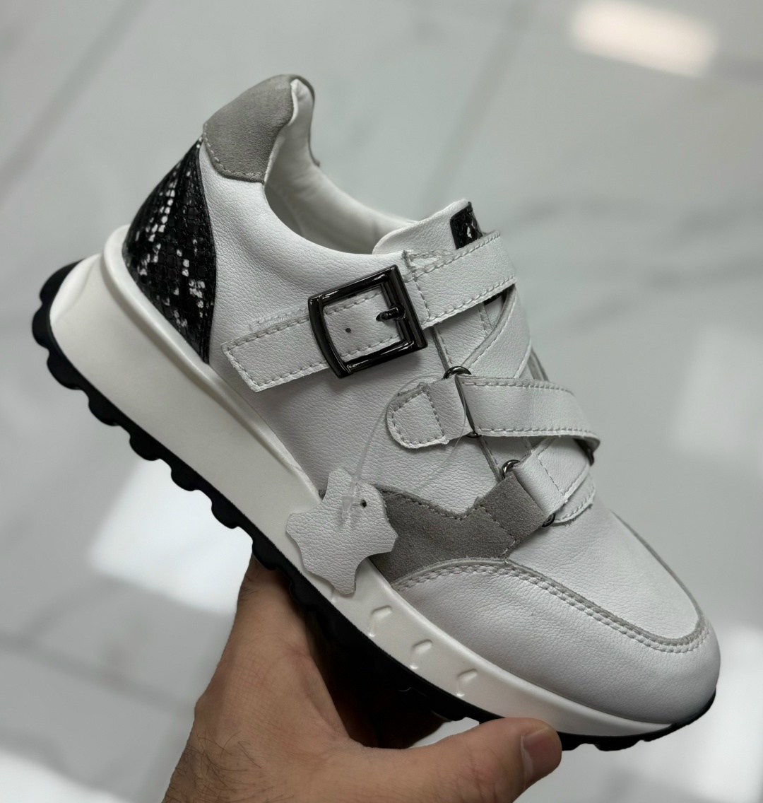 ,brunello cucinelli кроссовки женские,кроссовки женскиe,женские осенние кожаные кроссовки brunello cucinelli бежевые с отделкой из меха с липучками,женская