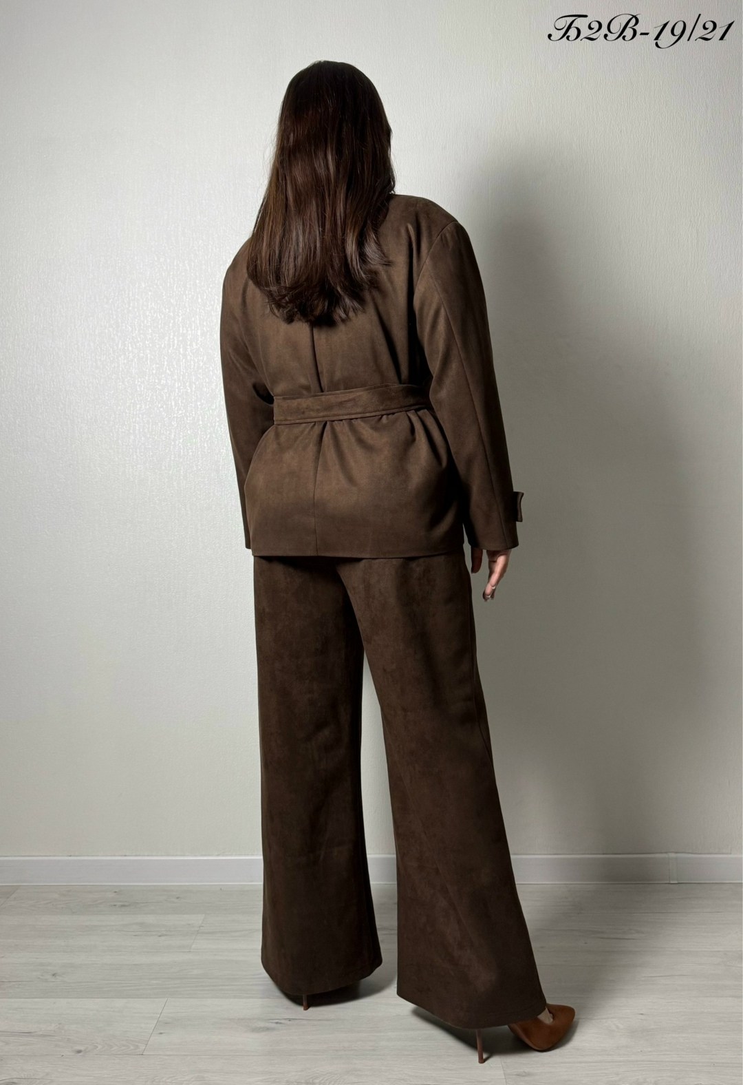 костюм женский брючный,брючный костюм,костюм брючный с жилетом осенний на завязках umila brend,брючный комплект,брючный костюм тройка