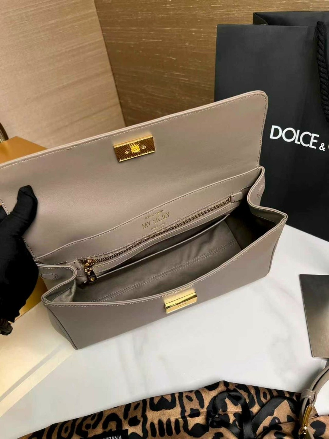 чёрная женская сумка my sicily dolce & gabbana,сумка dolce&gabbana,сумка дольче габбана,сумка дольче габбана сицилия,dolce & gabbana сумка sicily среднего размера черный