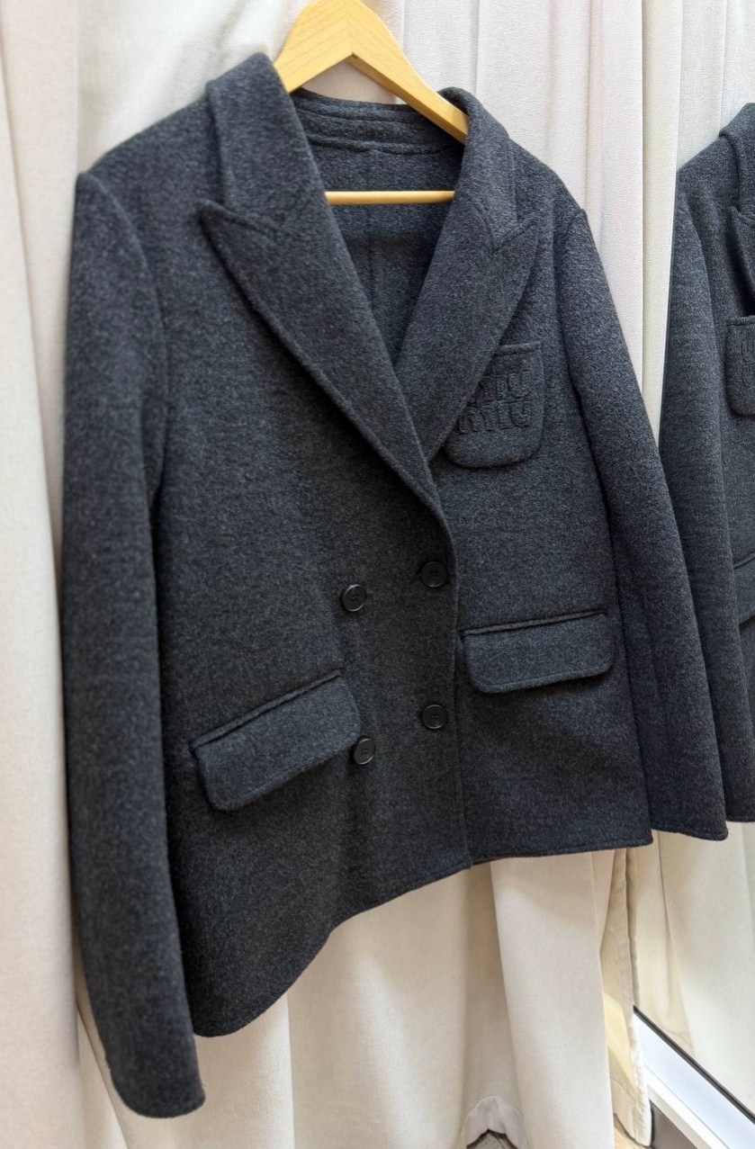пальто модное,шерстяное пальто,полупальто,пальто женское шерстяное,темно-серое пальто-пиджак с утепленным жилетом