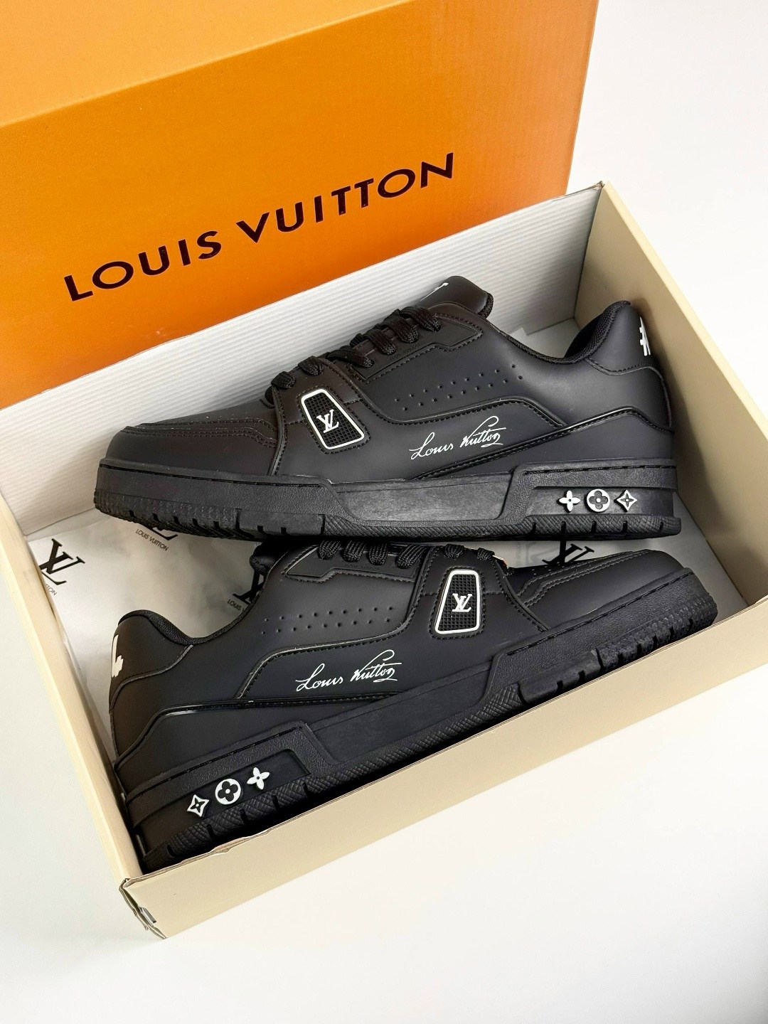 кроссовки lv trainers black louis vuitton черный,louis vuitton кроссовки,кроссовки trainer sneakers 'black monogram' louis vuitton,кроссовки lv trainers 'black' louis vuitton,кроссовки louis vuitton t