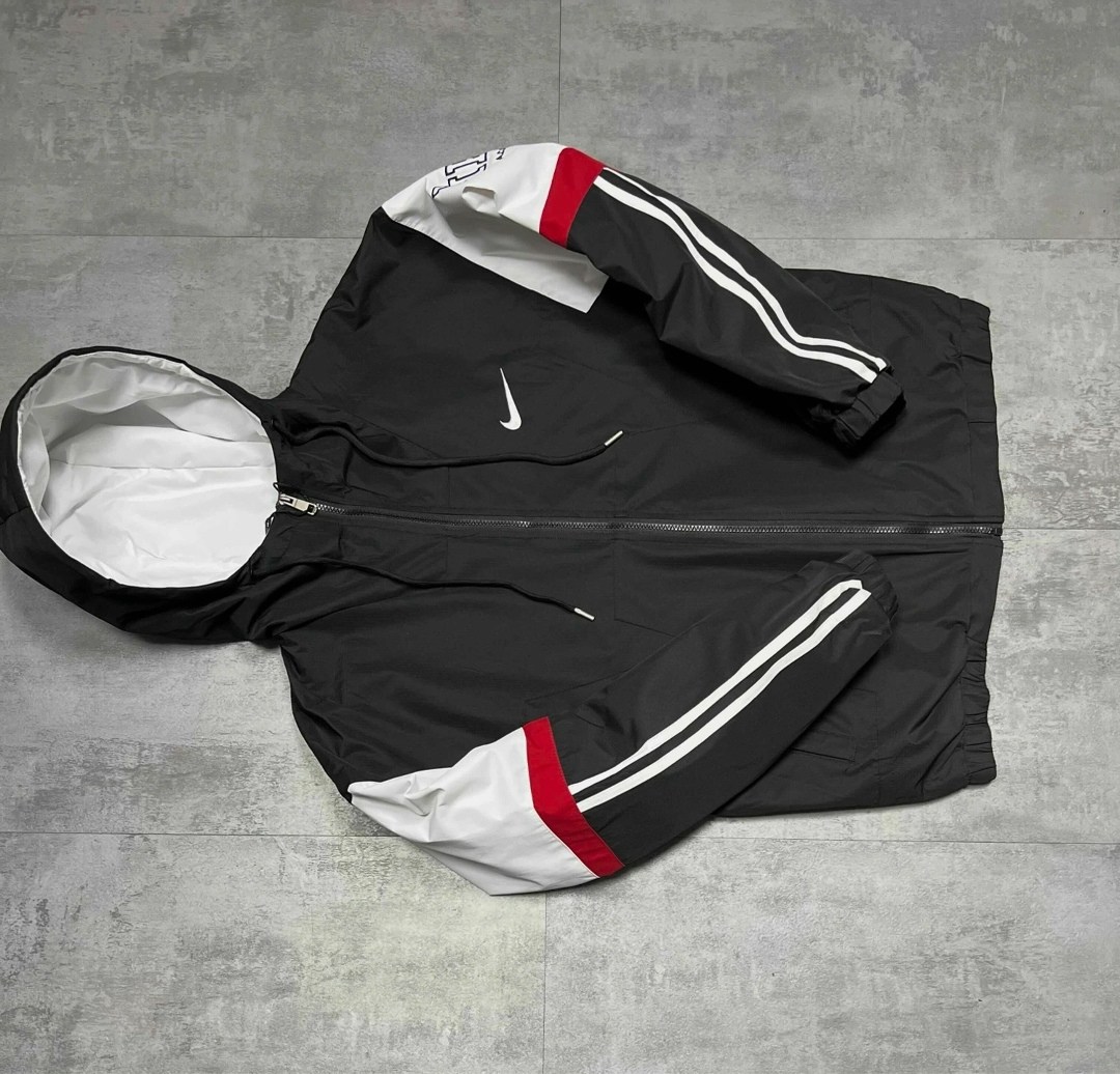 ветровка nike,легкая куртка,куртка спортивная,мужская куртка nike,куртка
