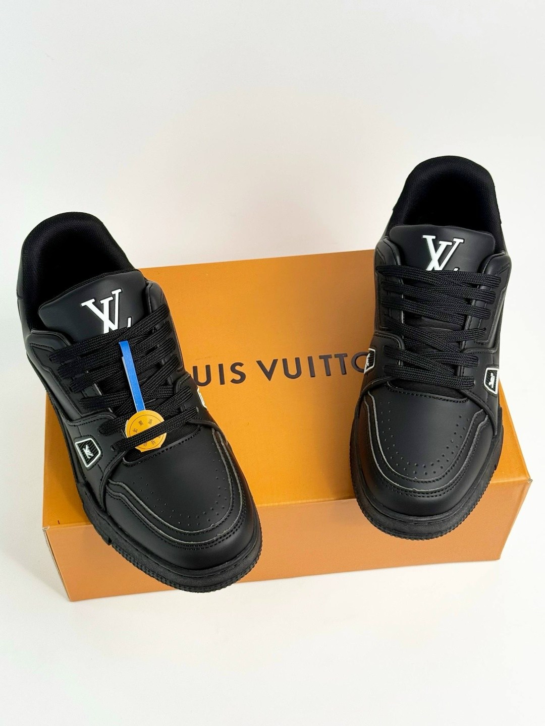 кроссовки lv trainers black louis vuitton черный,louis vuitton кроссовки,кроссовки trainer sneakers 'black monogram' louis vuitton,кроссовки lv trainers 'black' louis vuitton,кроссовки louis vuitton t