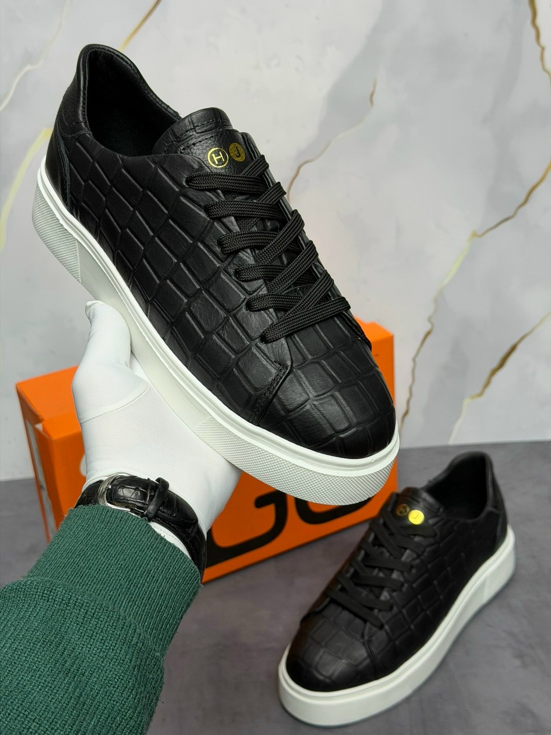 ,кеды адидас мужские черные с белой подошвой,мужская ,обуви,мужские кроссовки