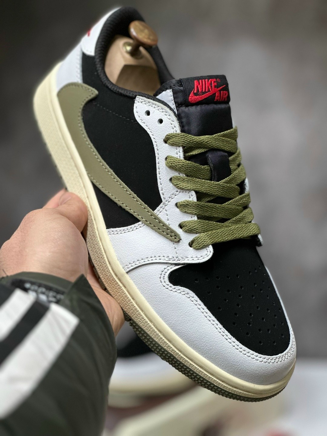 кроссовки travis scott x air jordan 1 low medium olive,кроссовки nike air jordan 1 low travis scott,кроссовки nike x travis scott jordan low "olive",кроссовки nike travis scott air jordan 1,кроссовки