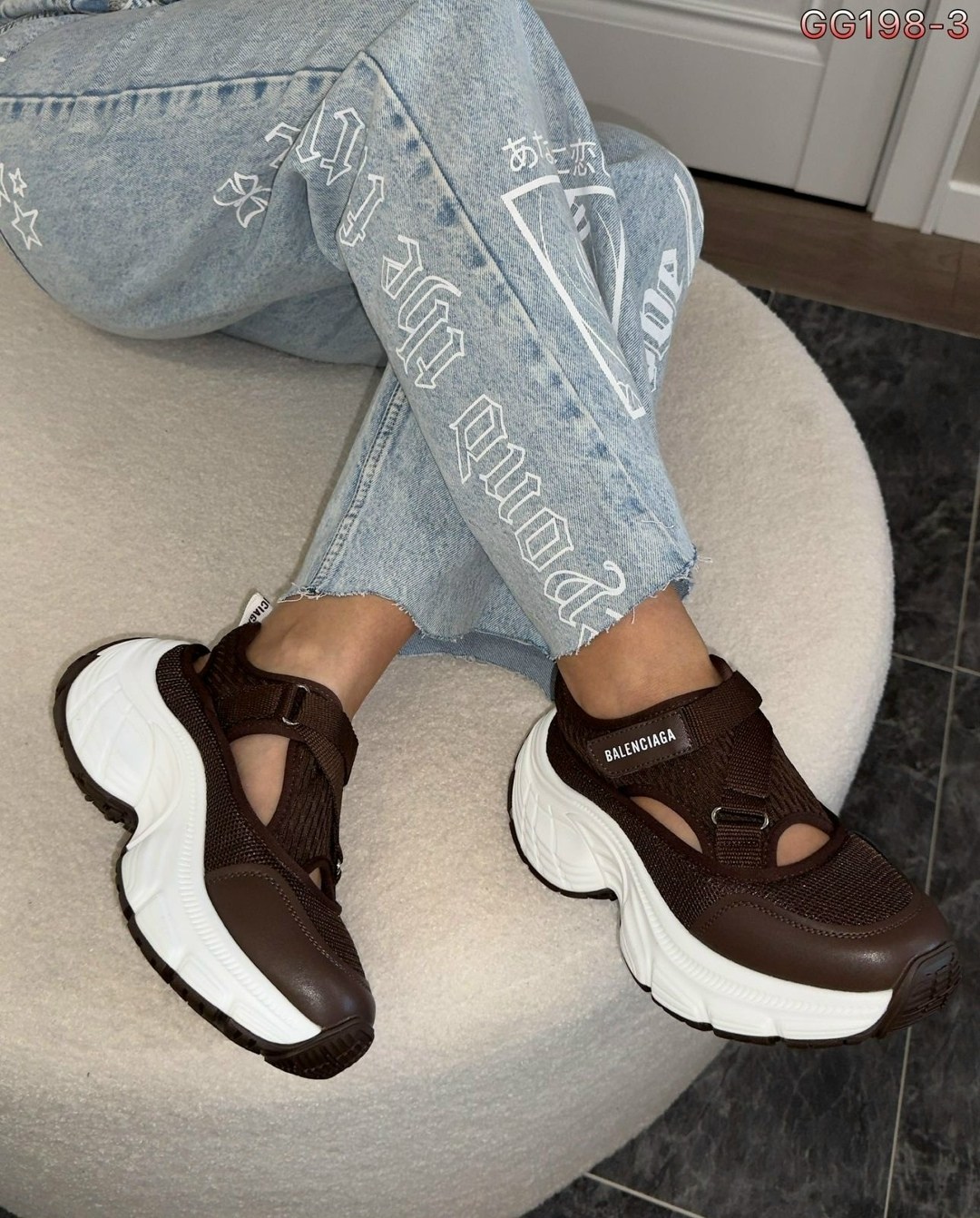 ,кроссовки женские,женские модные кроссовки,повседневные кроссовки,спортивная