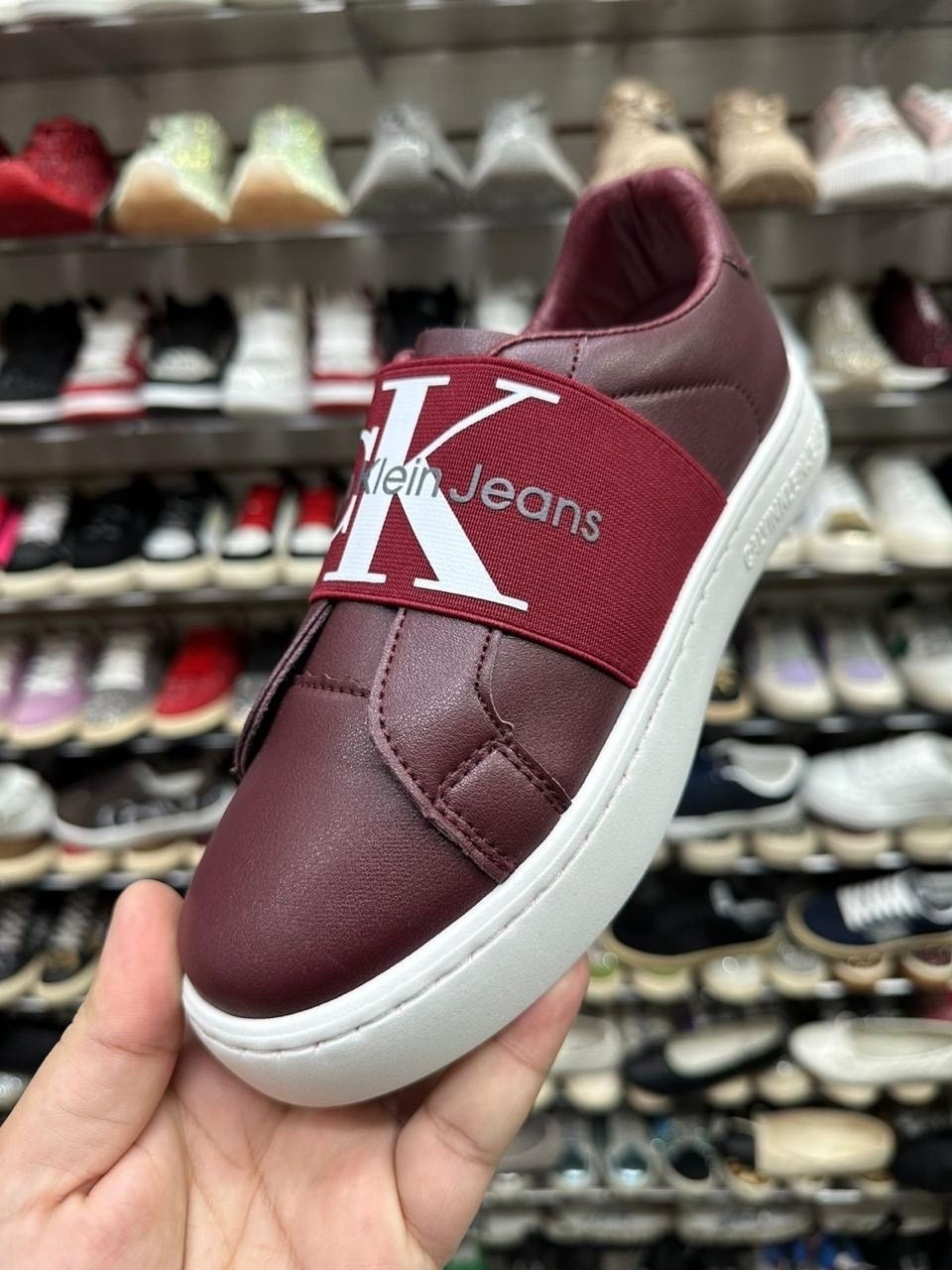 ,кроссовки кельвин кляйн женские бордовые,calvin klein кроссовки женские,модные кроссовки,обуви