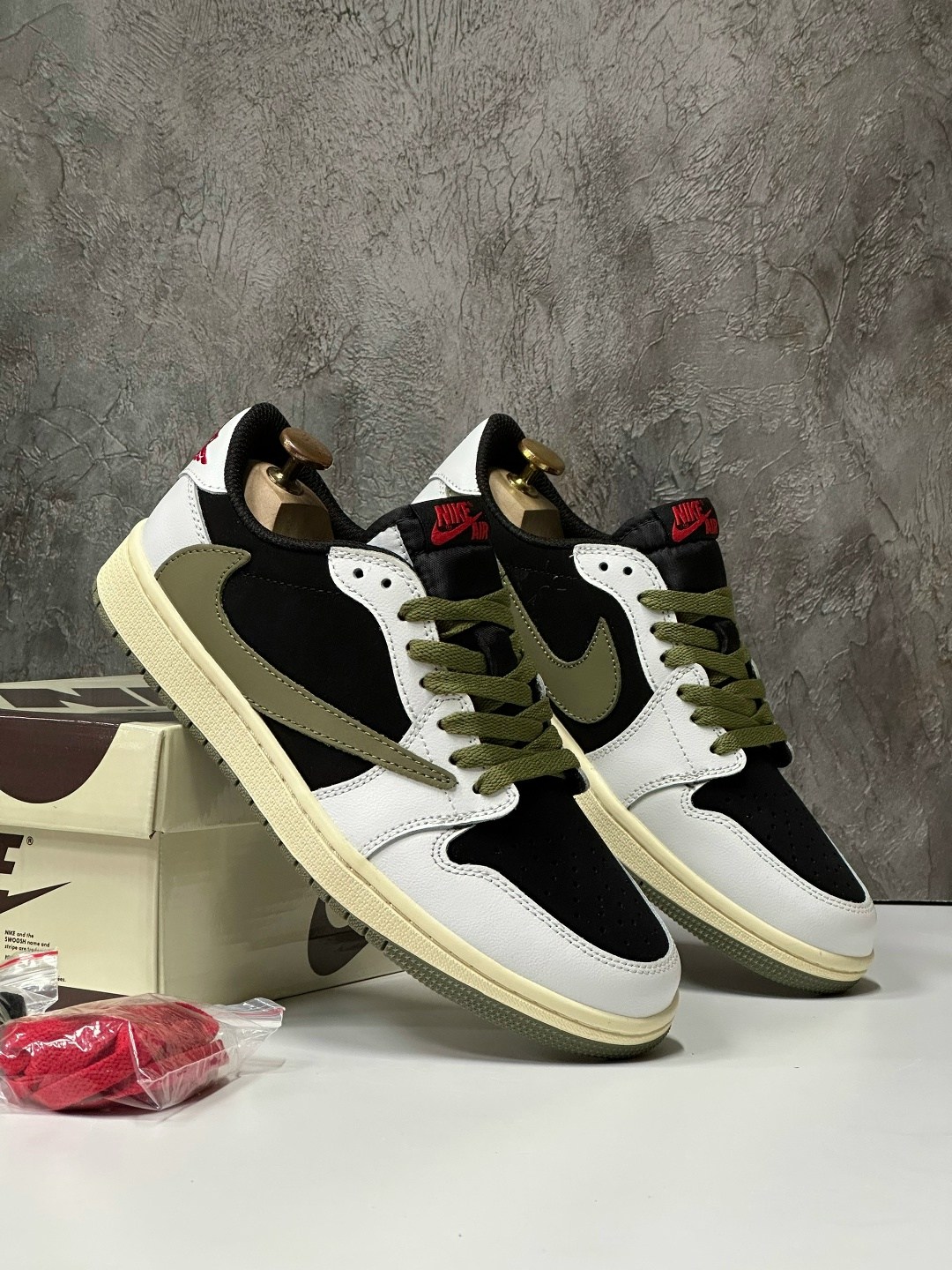 кроссовки travis scott x air jordan 1 low medium olive,кроссовки nike air jordan 1 low travis scott,кроссовки nike x travis scott jordan low "olive",кроссовки nike travis scott air jordan 1,кроссовки