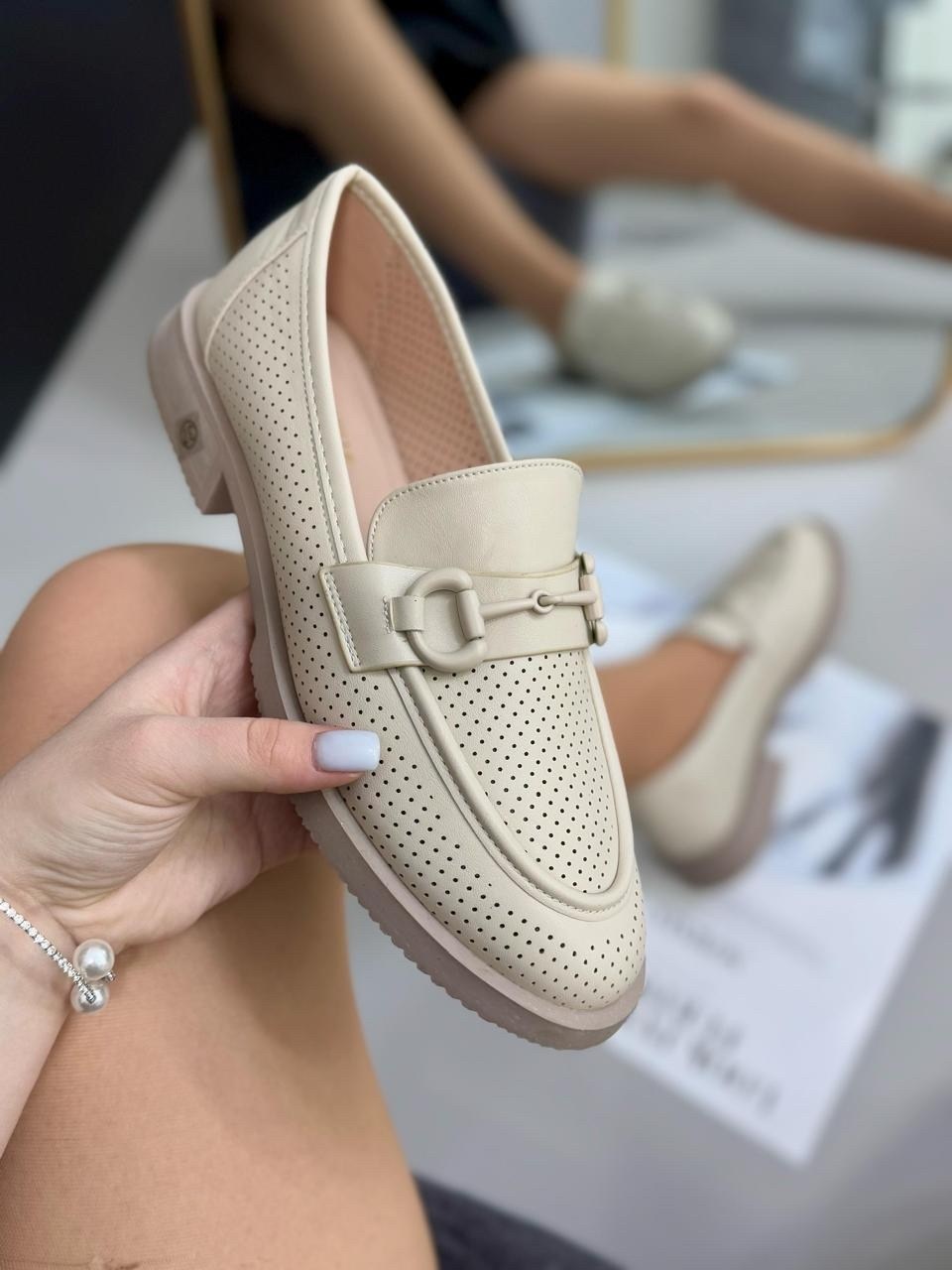 ,лоферы с перфорацией,женские лоферы,мокасины женские,лоферы белые
