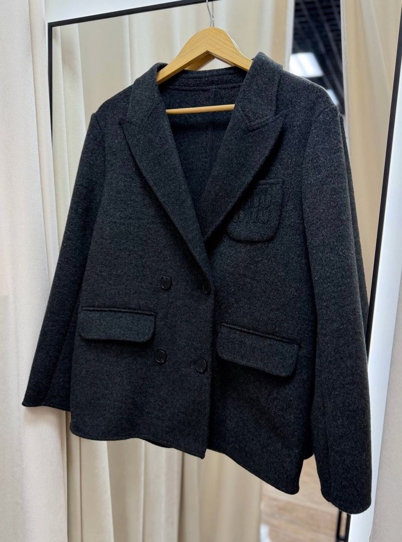 пальто модное,шерстяное пальто,полупальто,пальто женское шерстяное,темно-серое пальто-пиджак с утепленным жилетом