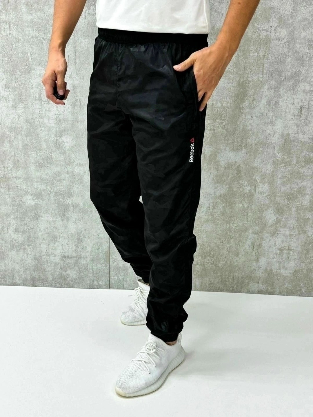 брюки мужские reebok,мужские спортивные брюки reebok,брюки спортивные reebok wor woven pant,спортивные брюки мужские reebok ow fleece lined pants черные,спортивные брюки мужские reebok ow fleece lined