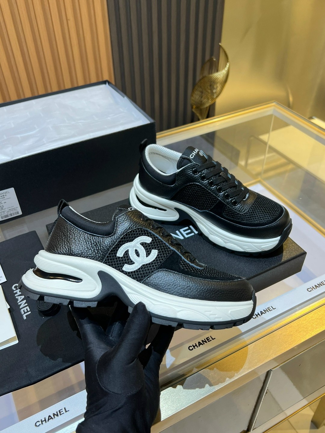 chanel женские кожаные кроссовки chanel premium black,chanel кроссовки женские премиум,женские брендовые кожаные кроссовки chanel premium,chanel кроссовки,кроссовки женские chanel