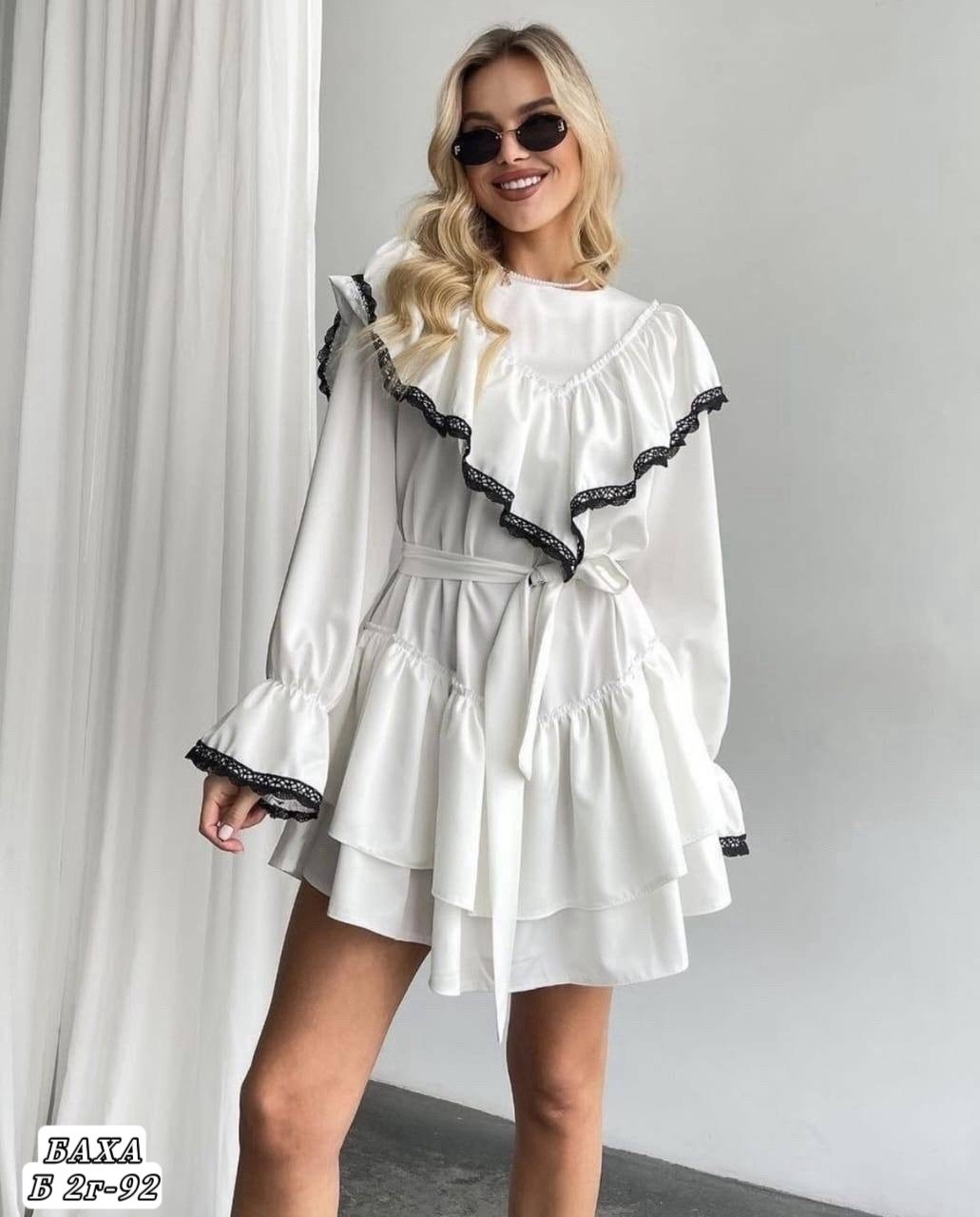 черное женское платье с оборками и расклешенными рукавами,короткое платье,платье,черное платье с рюшами,платье с рюшами женское