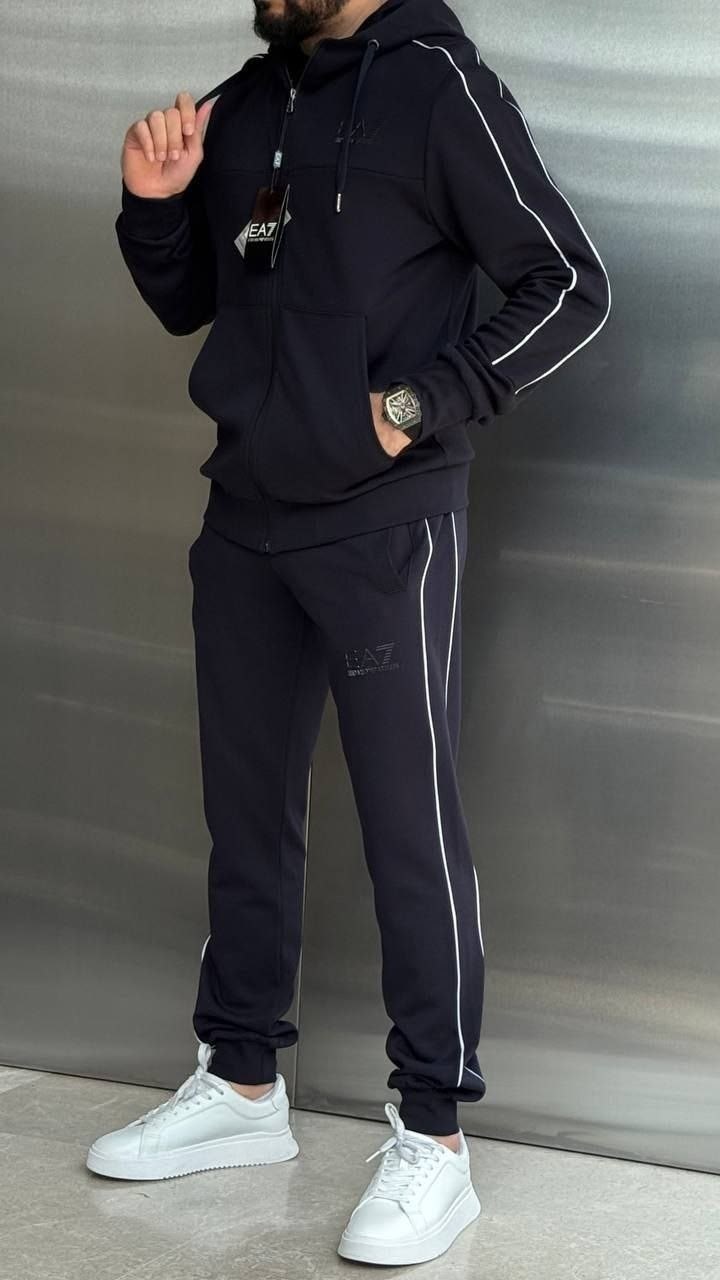 мужской спортивный костюм ea7 emporio armani,костюм эмпорио армани ea7 carbon спортивный костюм мужской,костюм ea7,ea7 спортивный костюм мужской,костюм ea7 emporio armani