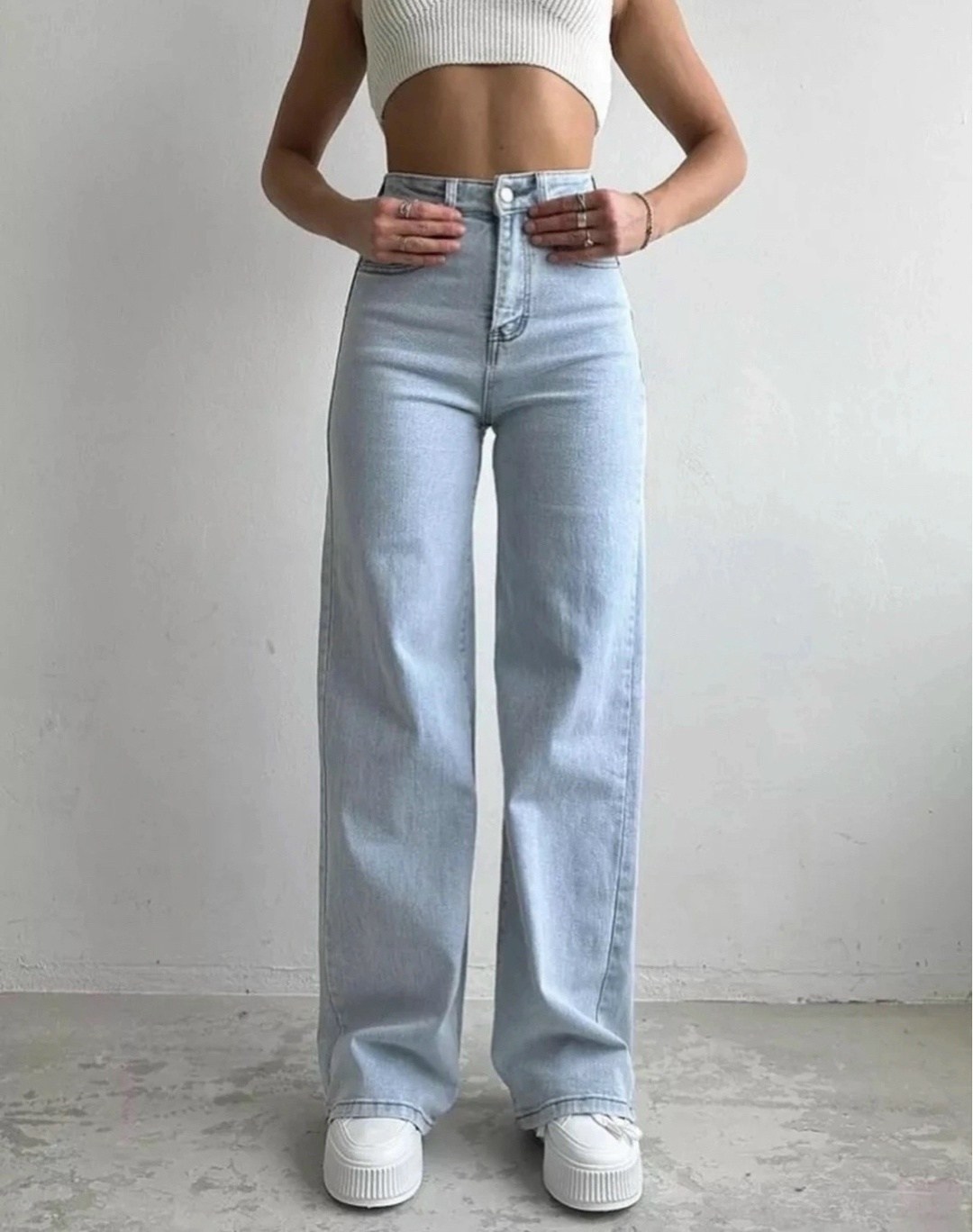 джинсы широкие,джинсы трубы прямые широкие клеш,светлые джинсы клеш,джинсы клеш трубы широкие с высокой посадкой,женские джинсы трубы с высокой посадкой