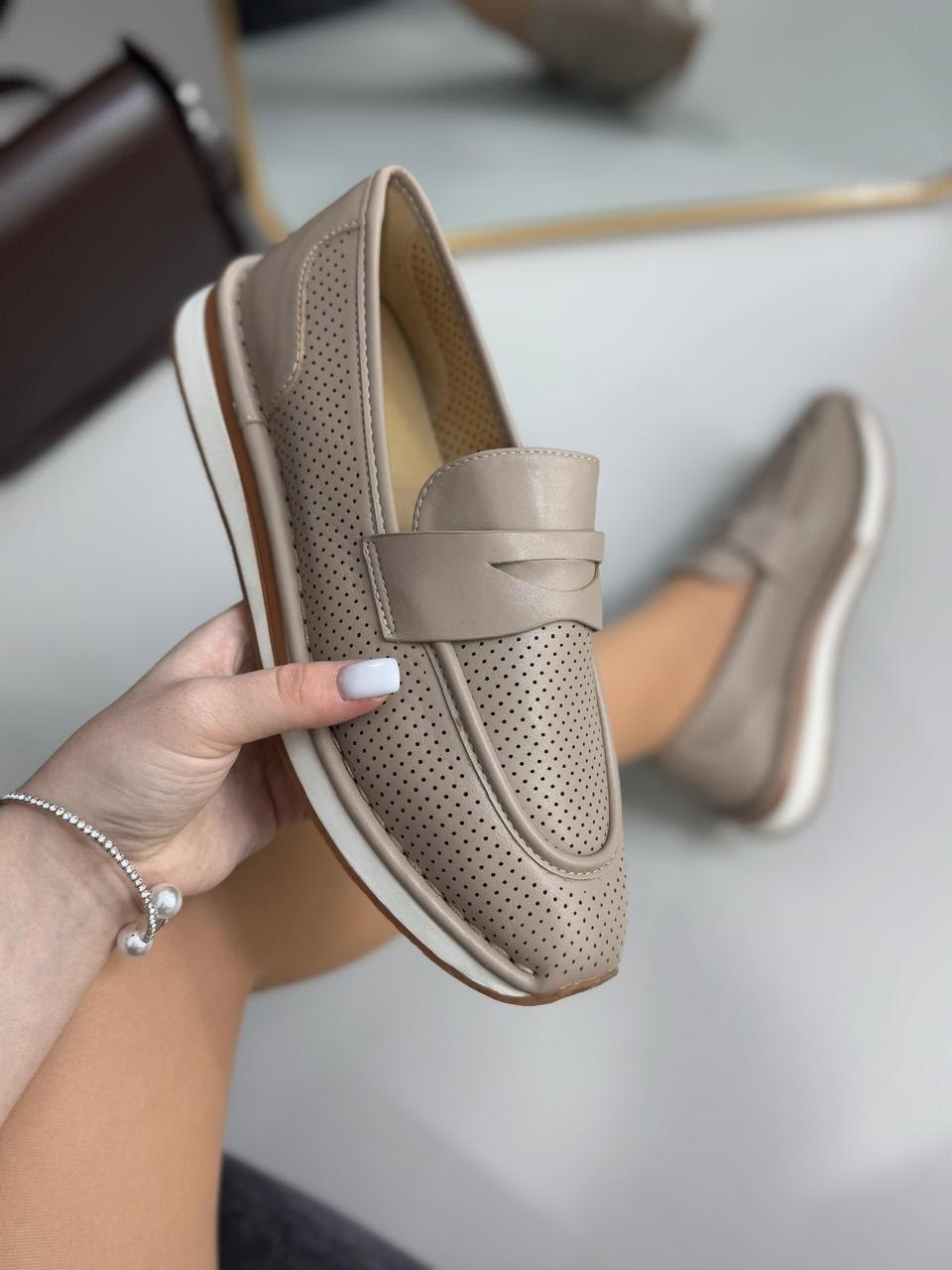 ,лоферы женские,туфли женские,лоферы с перфорацией,женская