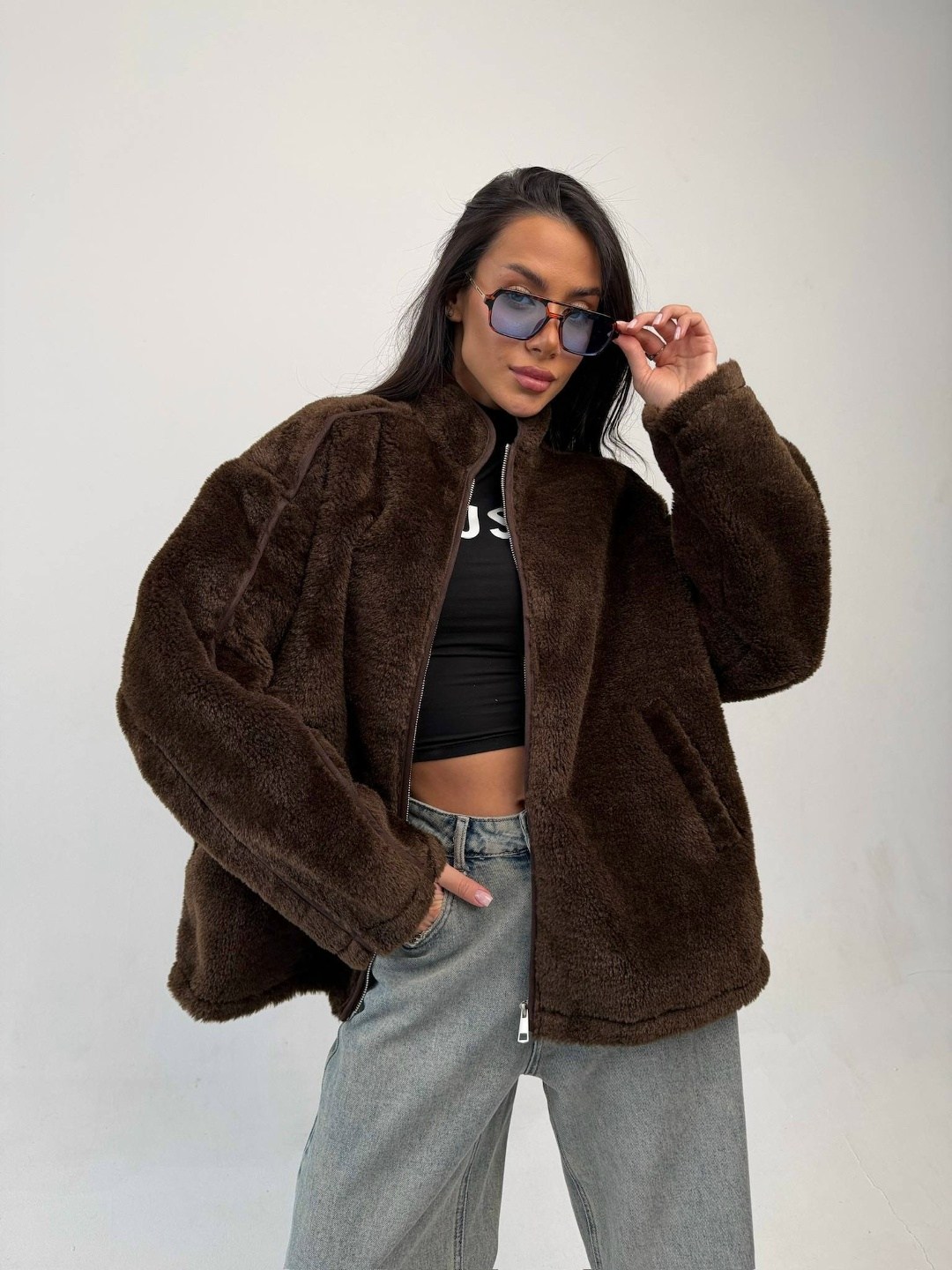 куртка-пуховик из натуральной замши,шуба искусственная,куртка-пуховик из натуральной замши (коричневый) для женщин,куртка-пуховик из натуральной замши 31373 (коричневый),куртка бомбер из норки со стой